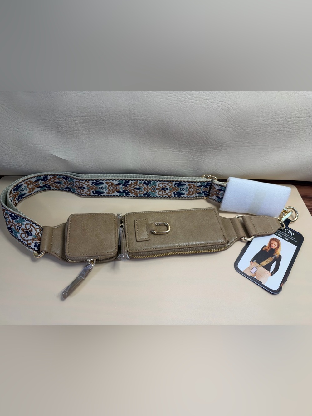 Save the Girls Zip & Clip RFID strap cappuccino